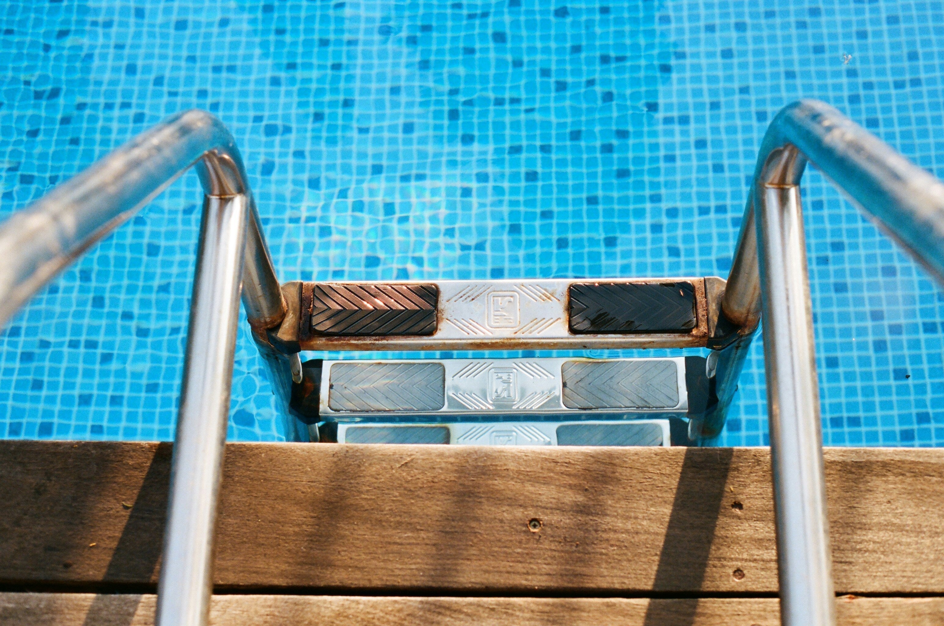 What Does a Pool Ionizer Do? 